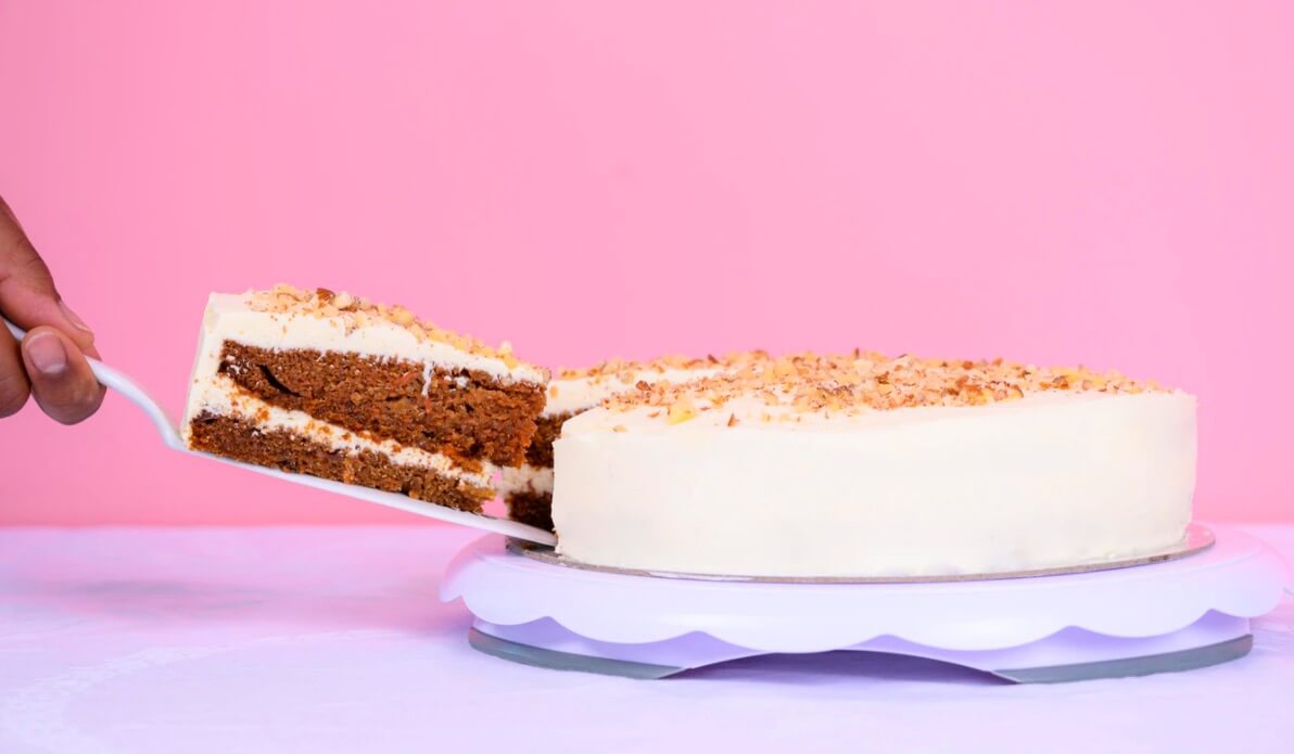 Tips for Landing a Blogigng Job This Year (Piece of Cake Stock Image)